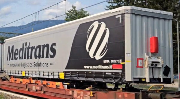 Meditrans innovative Logistics Solutions, Krone Auflieger H0 – Bild 3