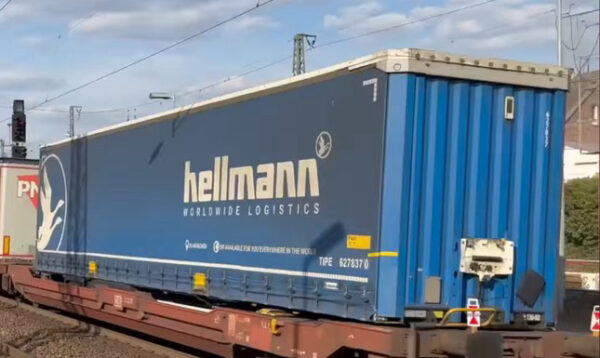 Hellmann Logistics - MEGA Auflieger H0