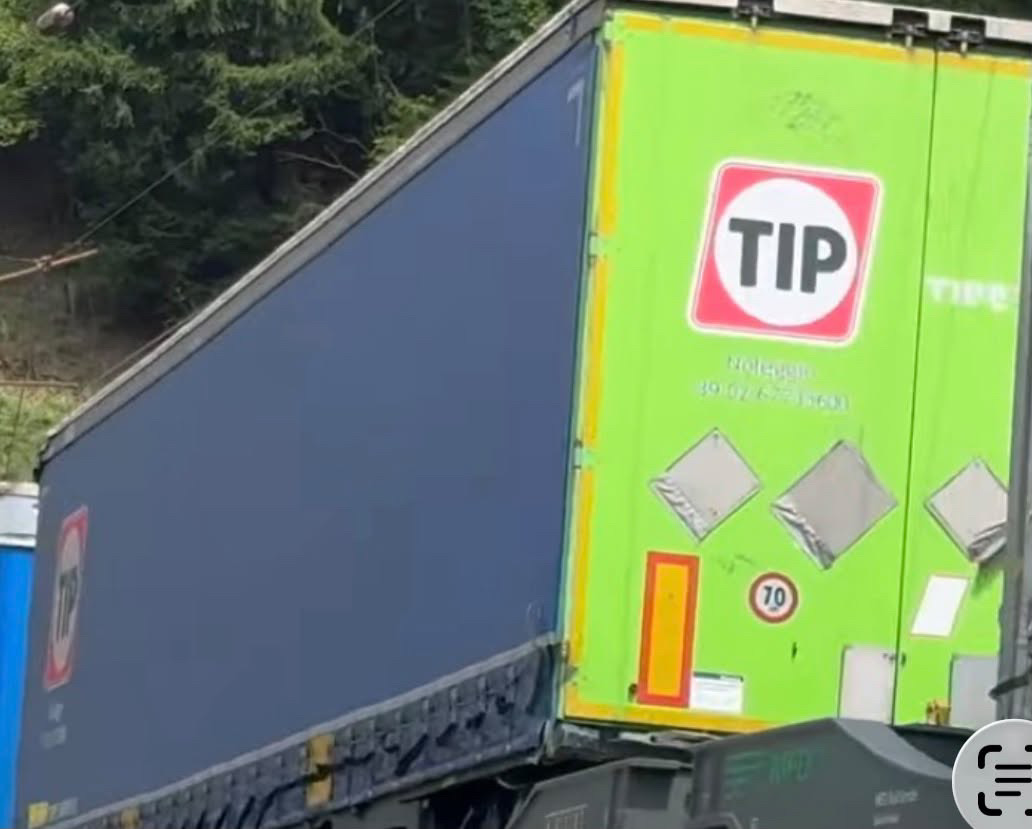 TIP alte BRING trailer, Krone Auflieger H0 – Bild 2